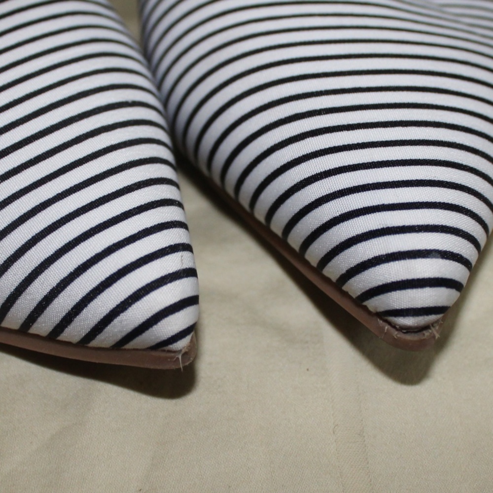 Woman's Flats Sz 7 1/2 Pointed toe, strapped, sandals - Picture 7 of 10